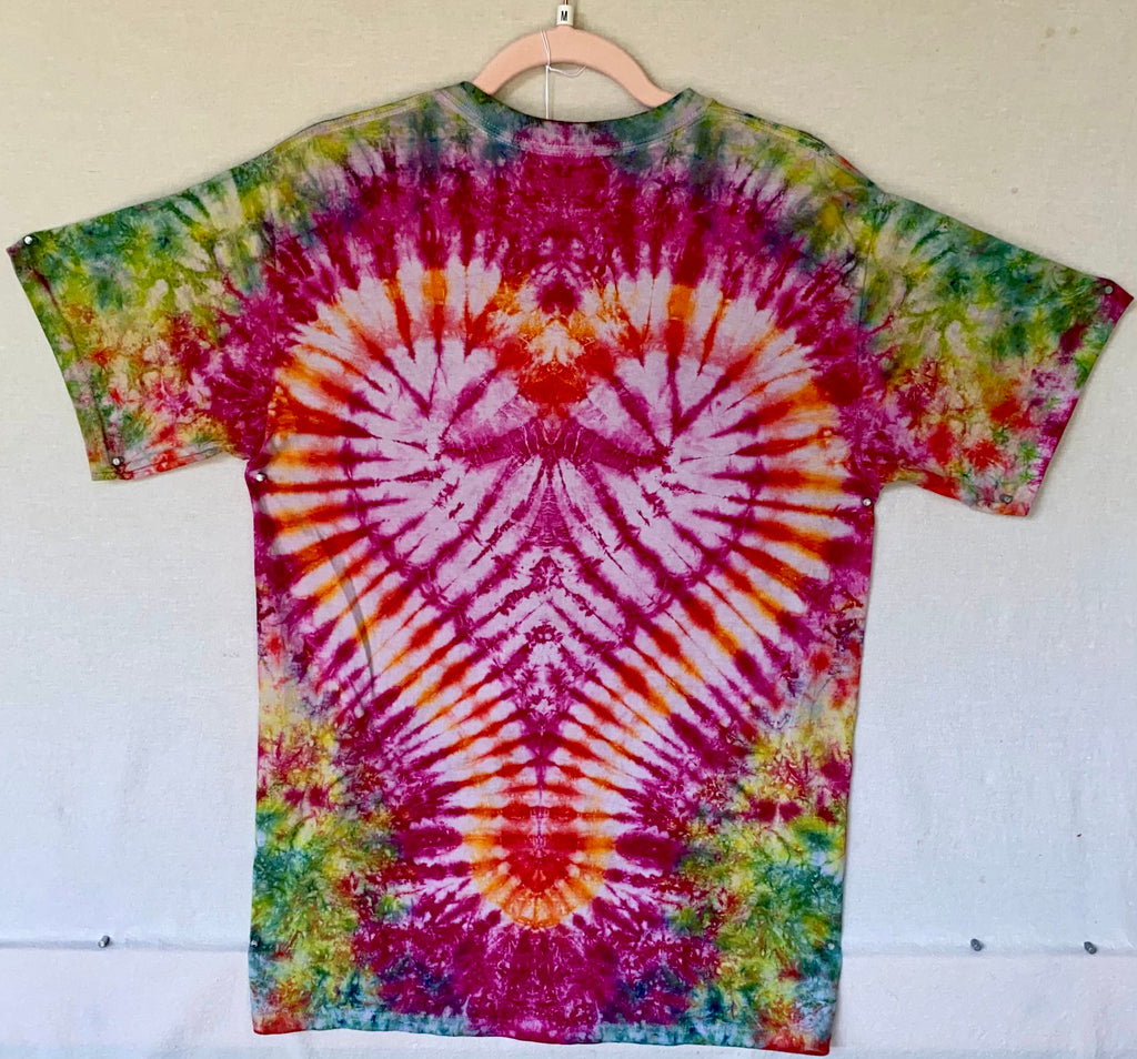 M GILDAN heart tie-dye