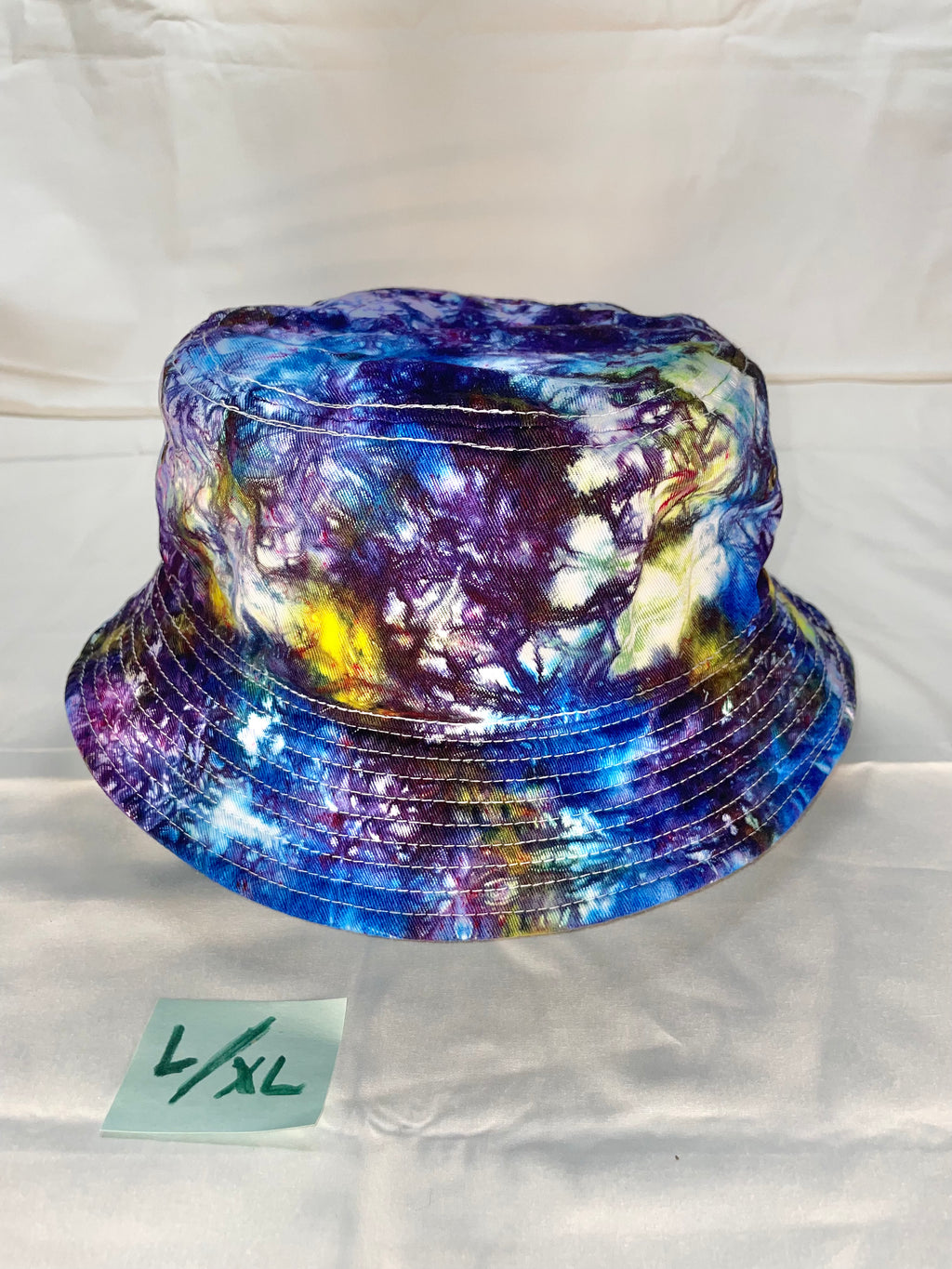 L/XL Short Brim Tiedye Bucket Hat