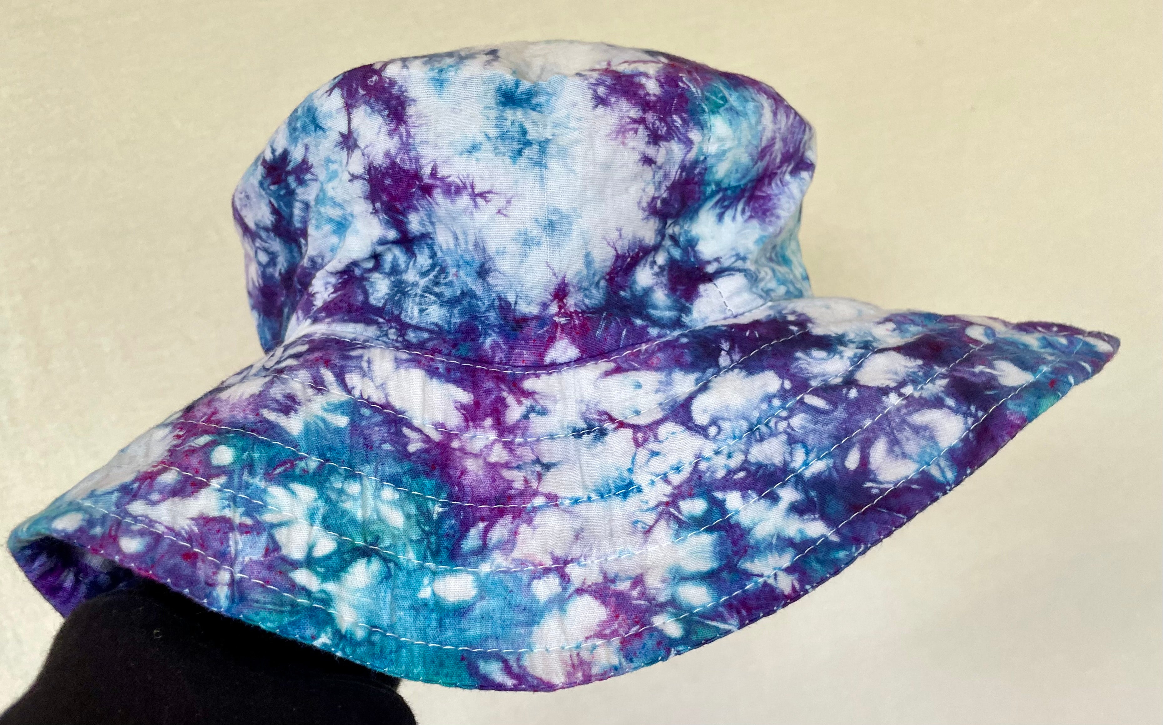 S tie-dye hat
