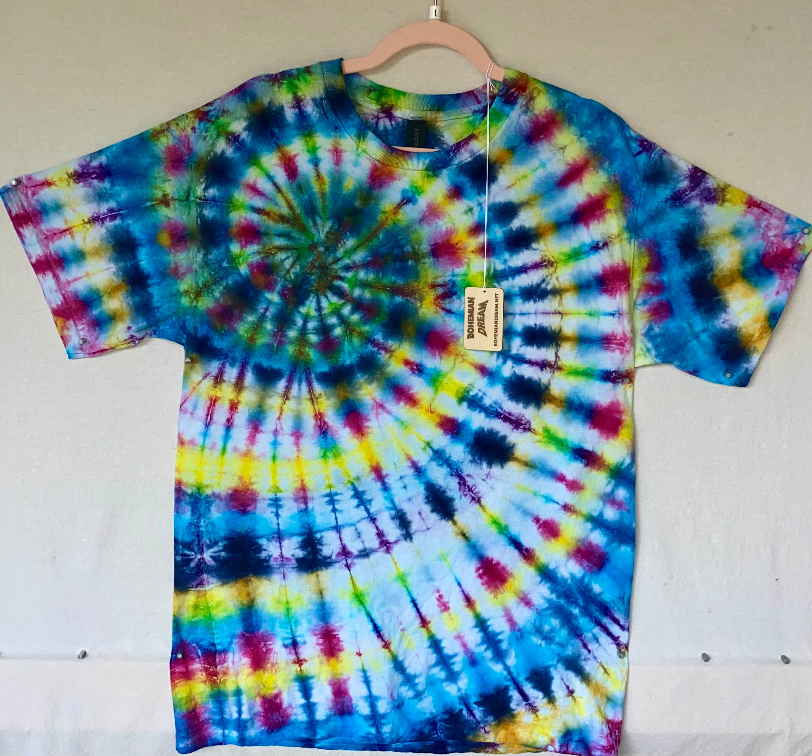 L GILDAN spiral tie-dye