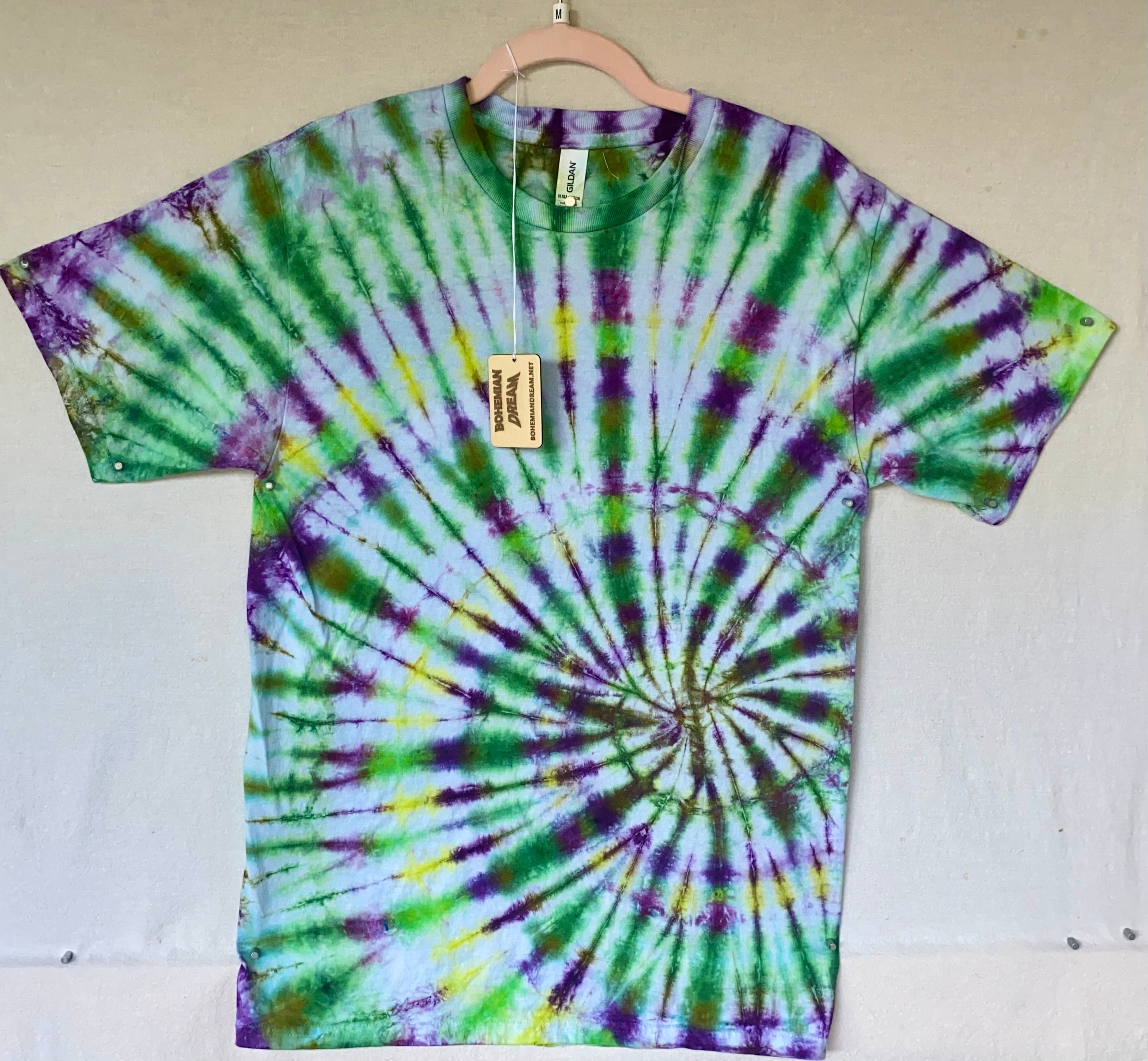 M Gildan spiral tie-dye