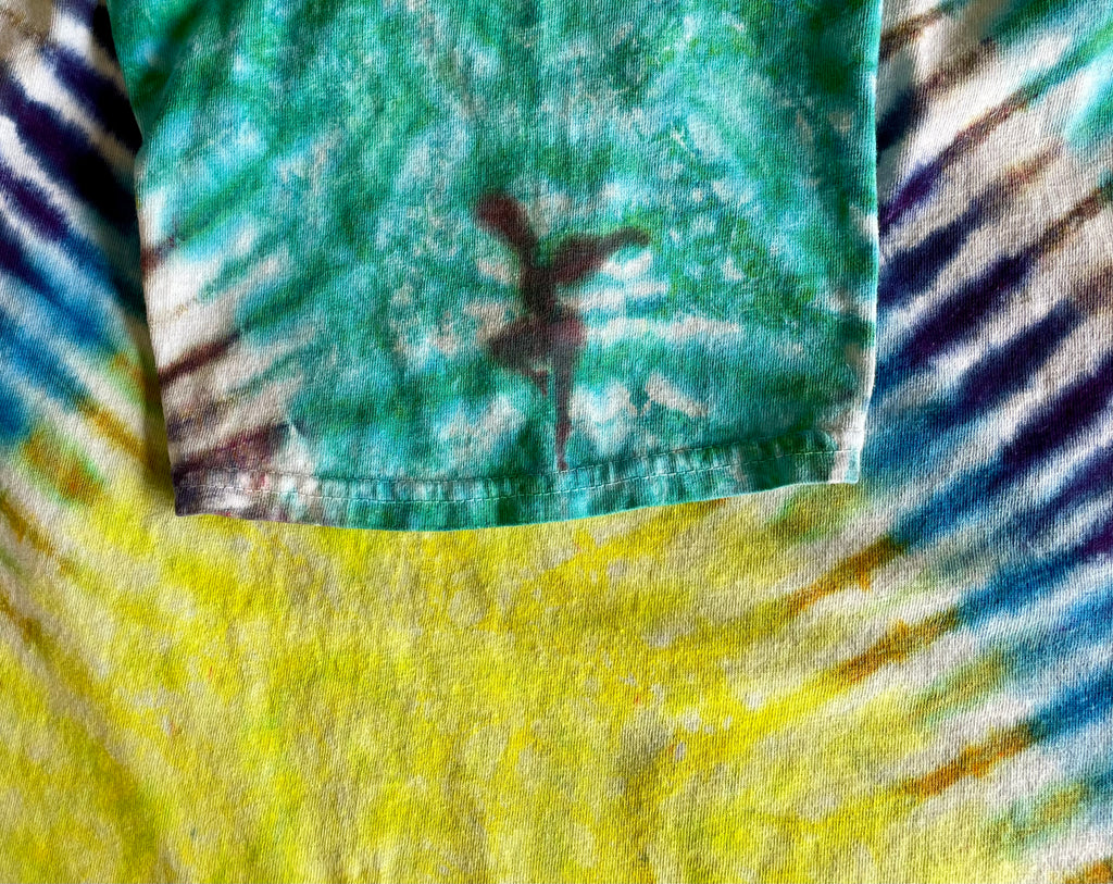 2XL GILDAN V tie-dye with hand, painted dancing lady sleeve