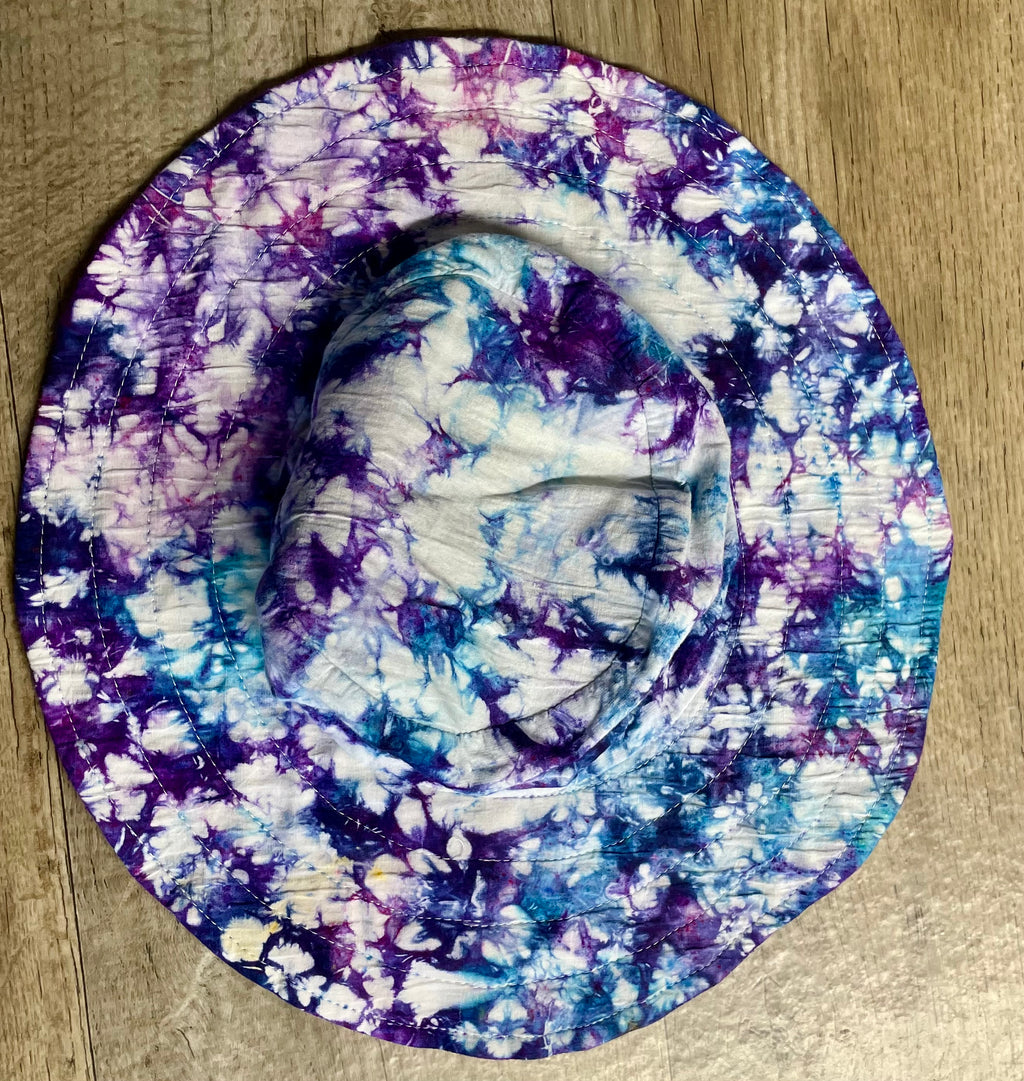 S tie-dye hat