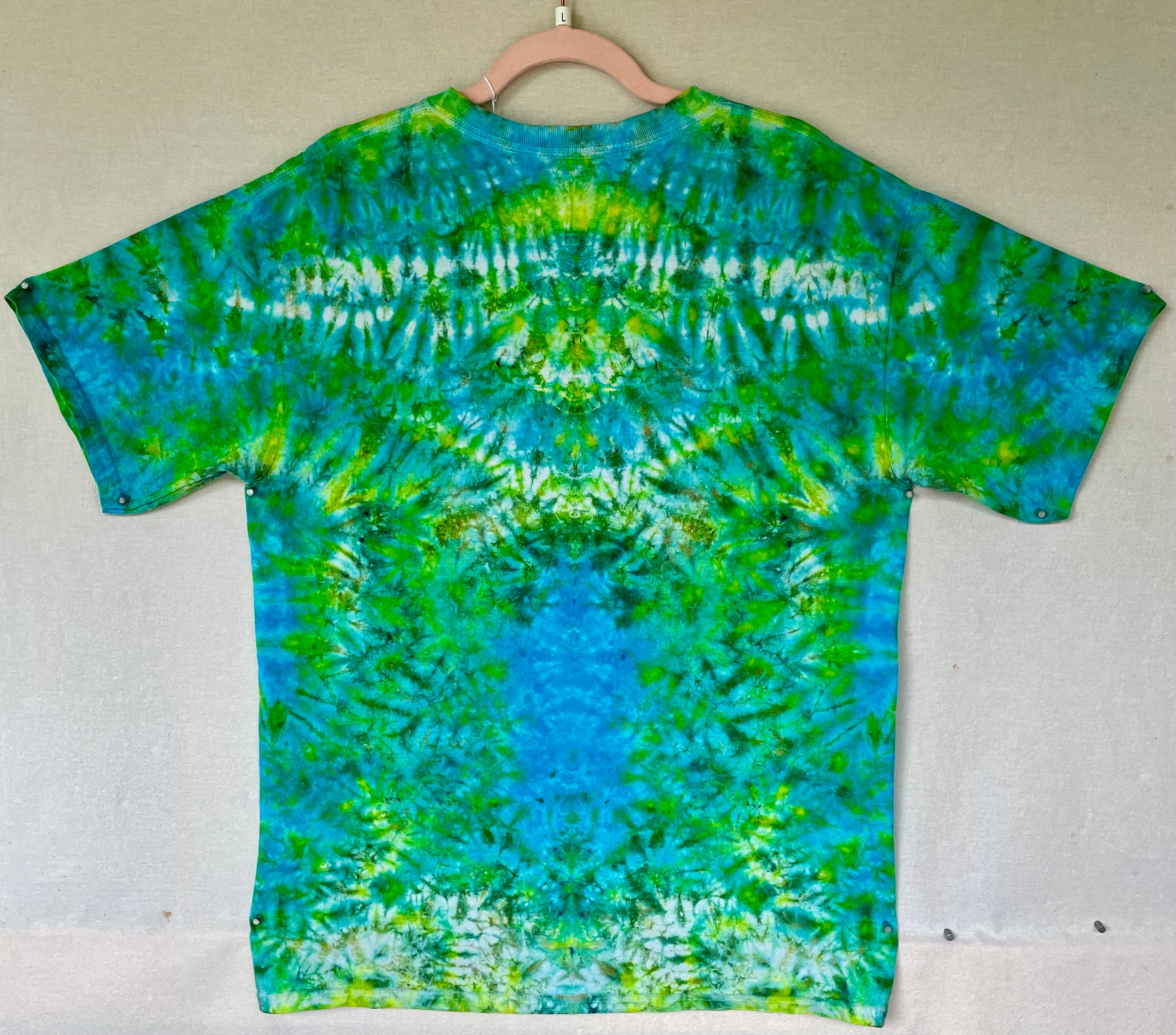 L GILDAN mushroom tie-dye