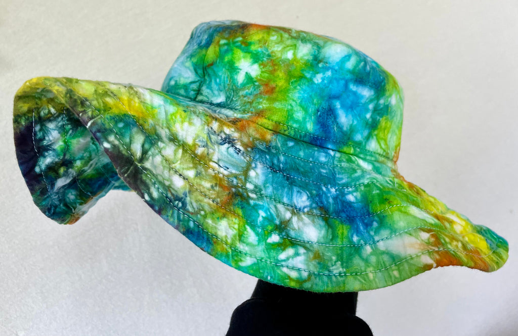 M tie-dye hat