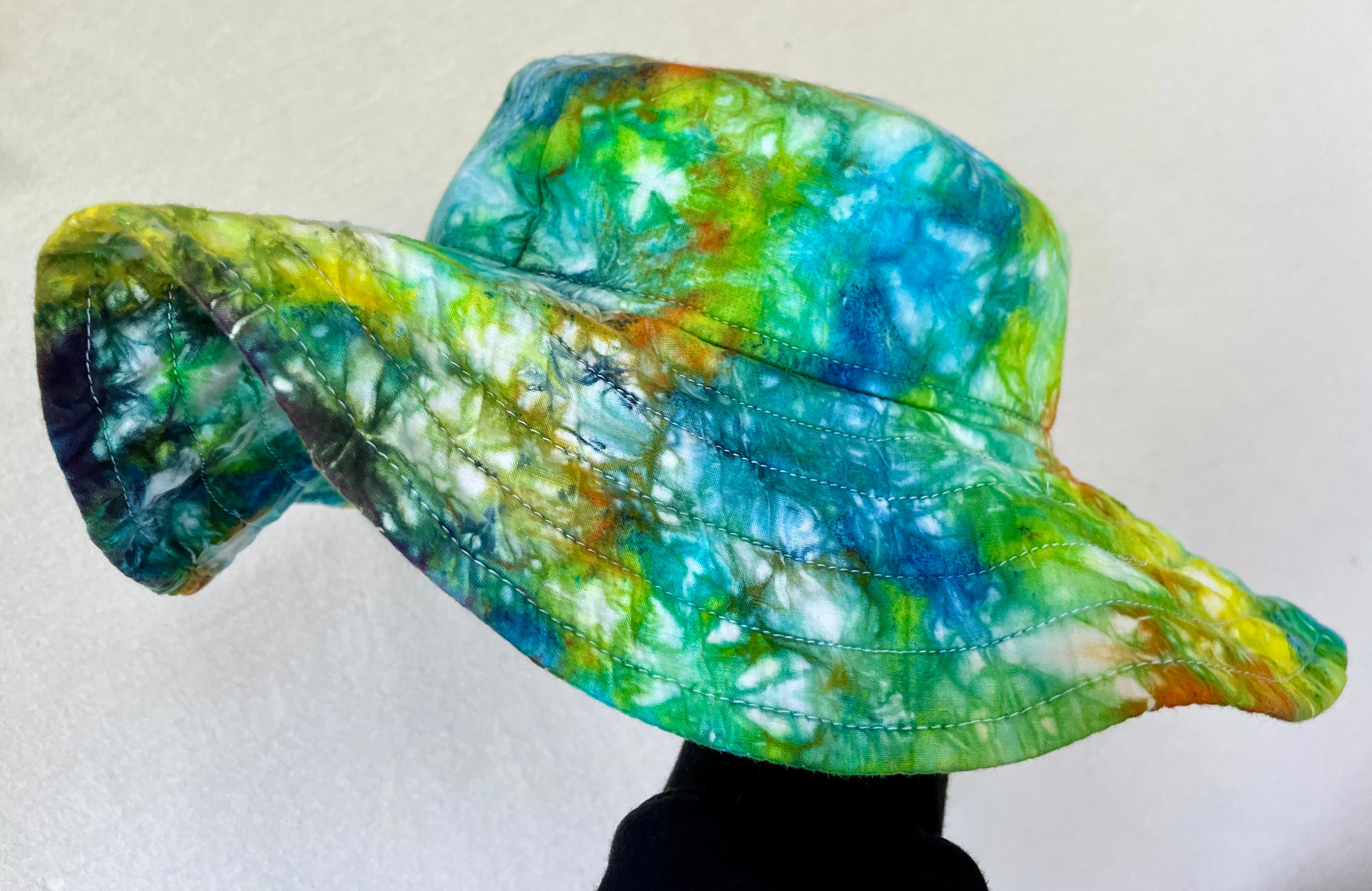 M tie-dye hat