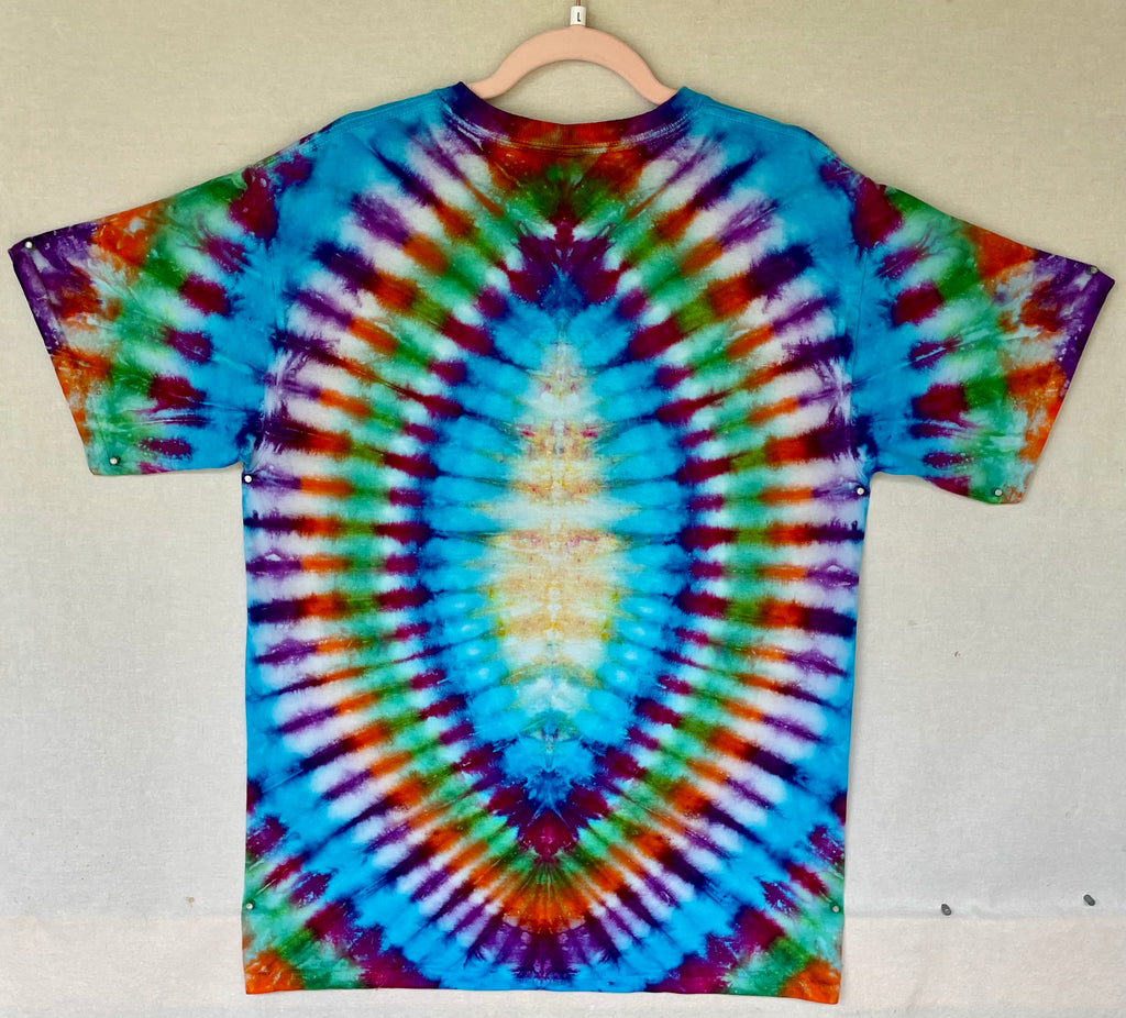 L GILDAN VJ tie-dye with hand, painted dancing lady ￼