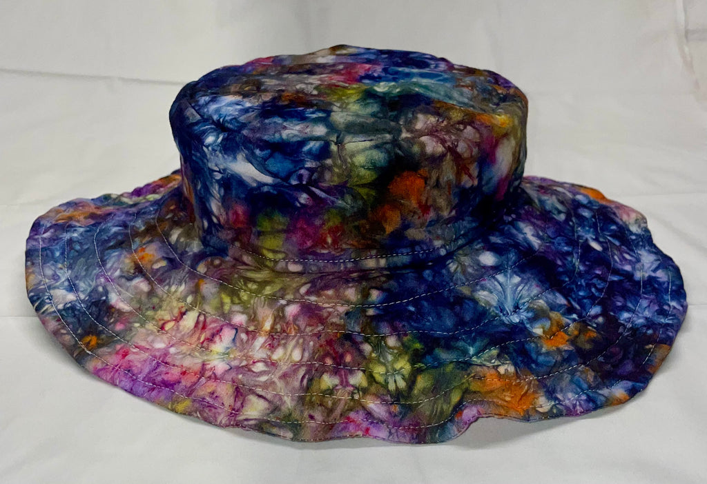 L Tie-Dye Bucket Hat