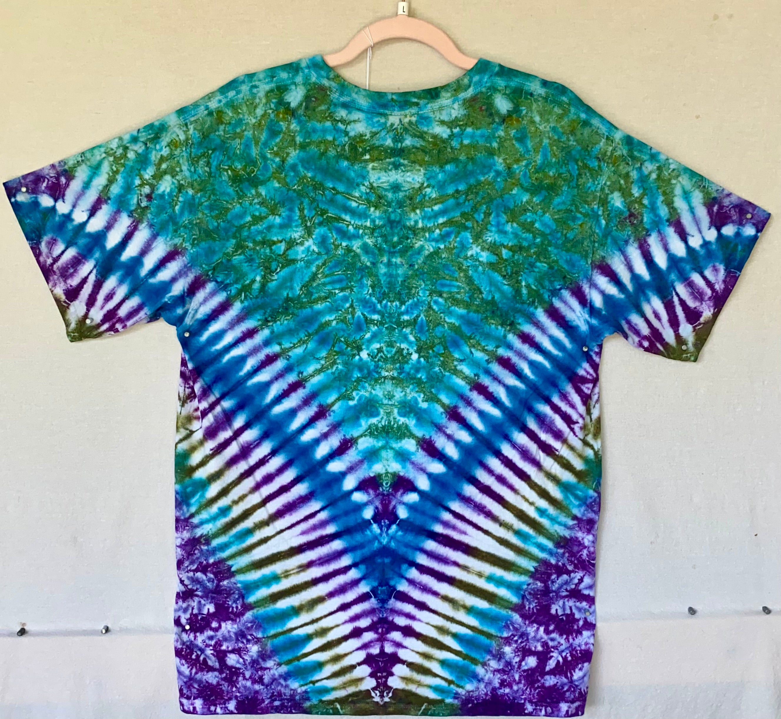 L GILDAN V tie-dye
