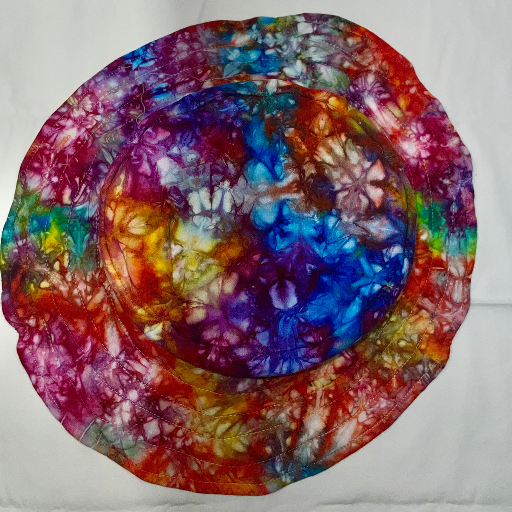 L Tie-Dye Bucket Hat