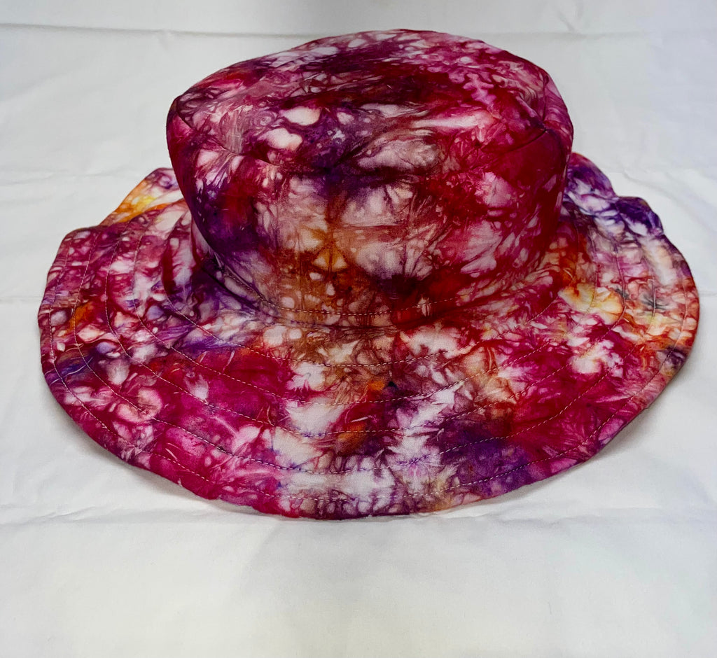 L Tie-Dye Bucket Hat