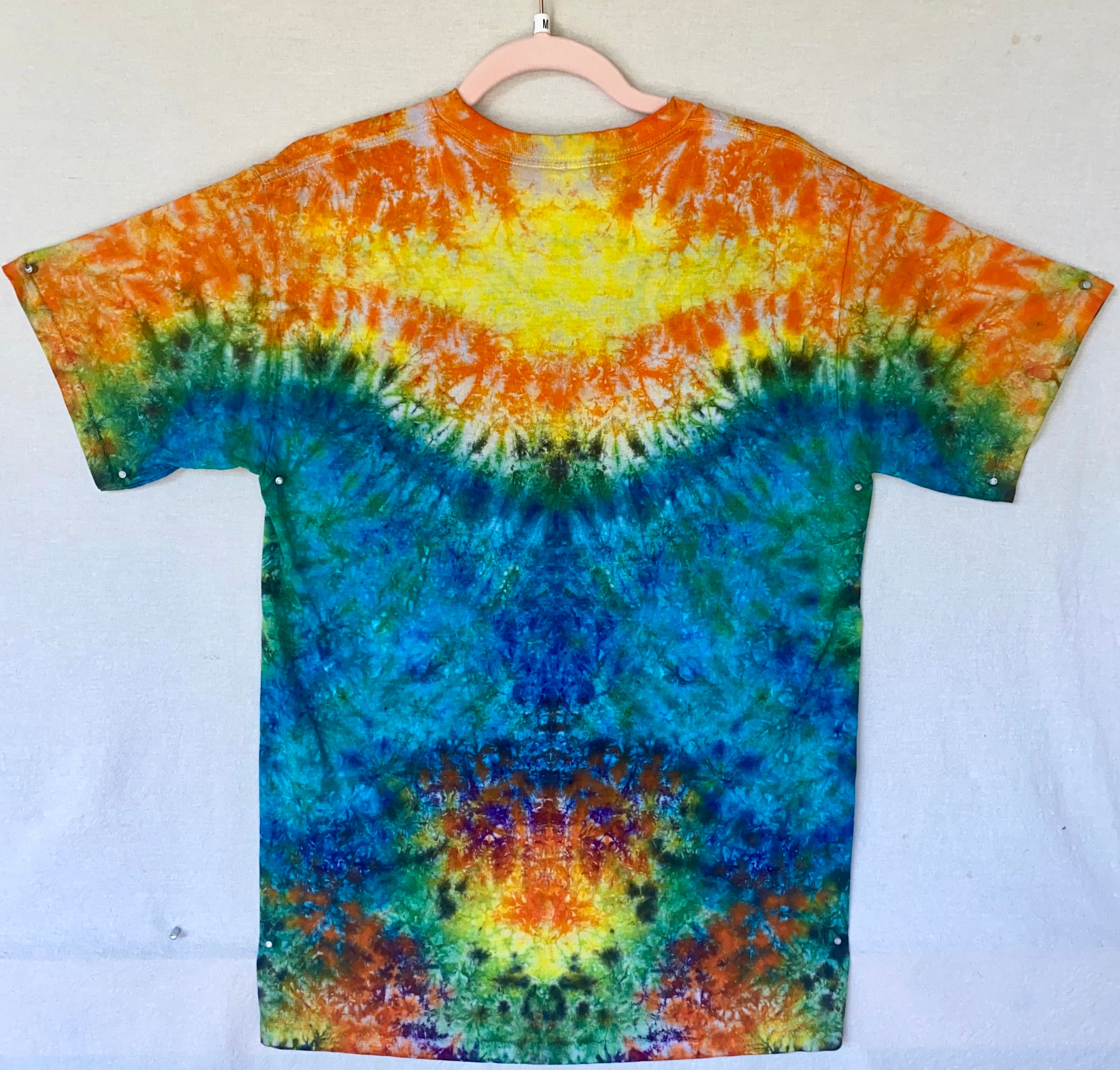 M GILDAN heart tie-dye