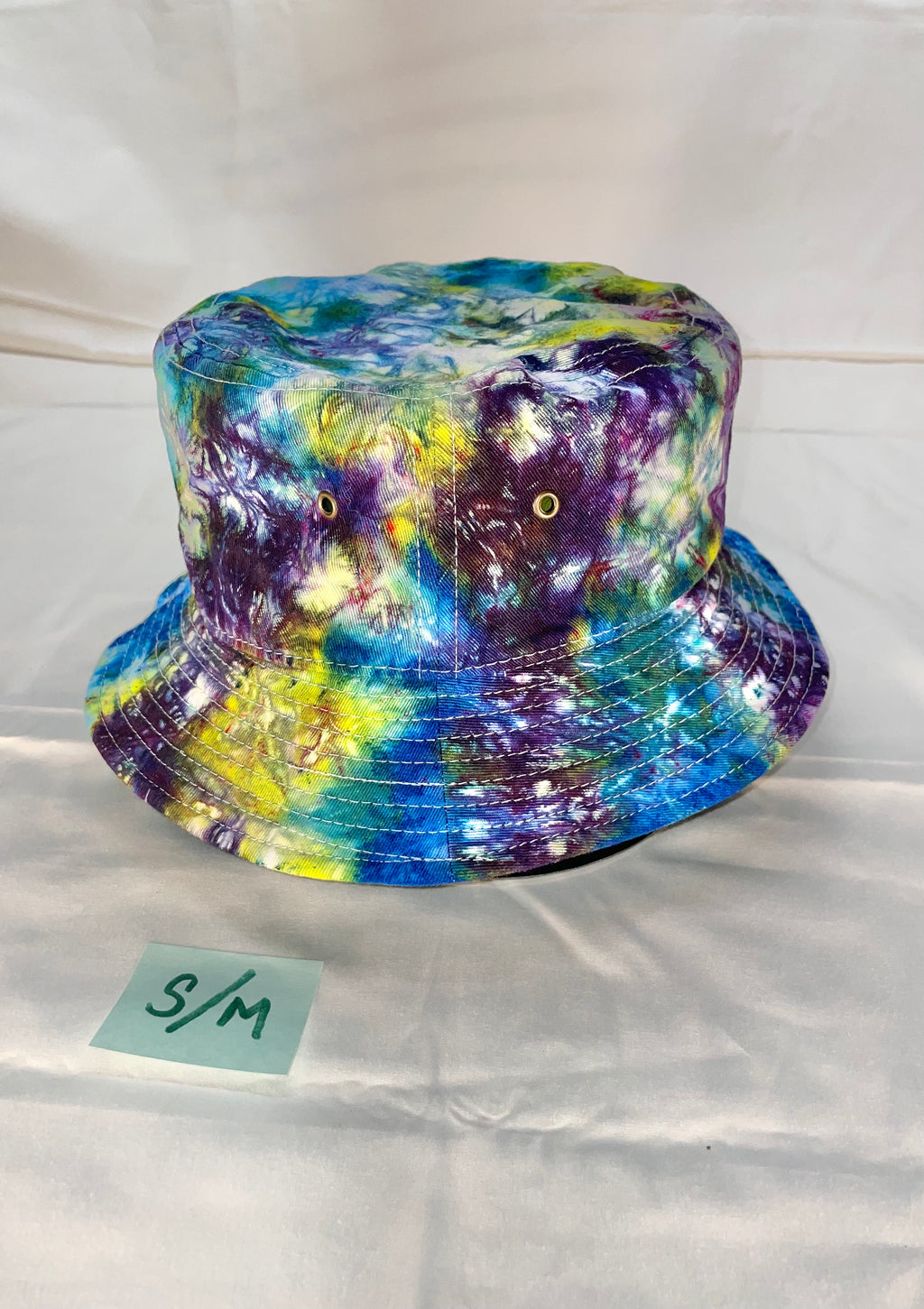 S/M Short Brim Tiedye Bucket Hat