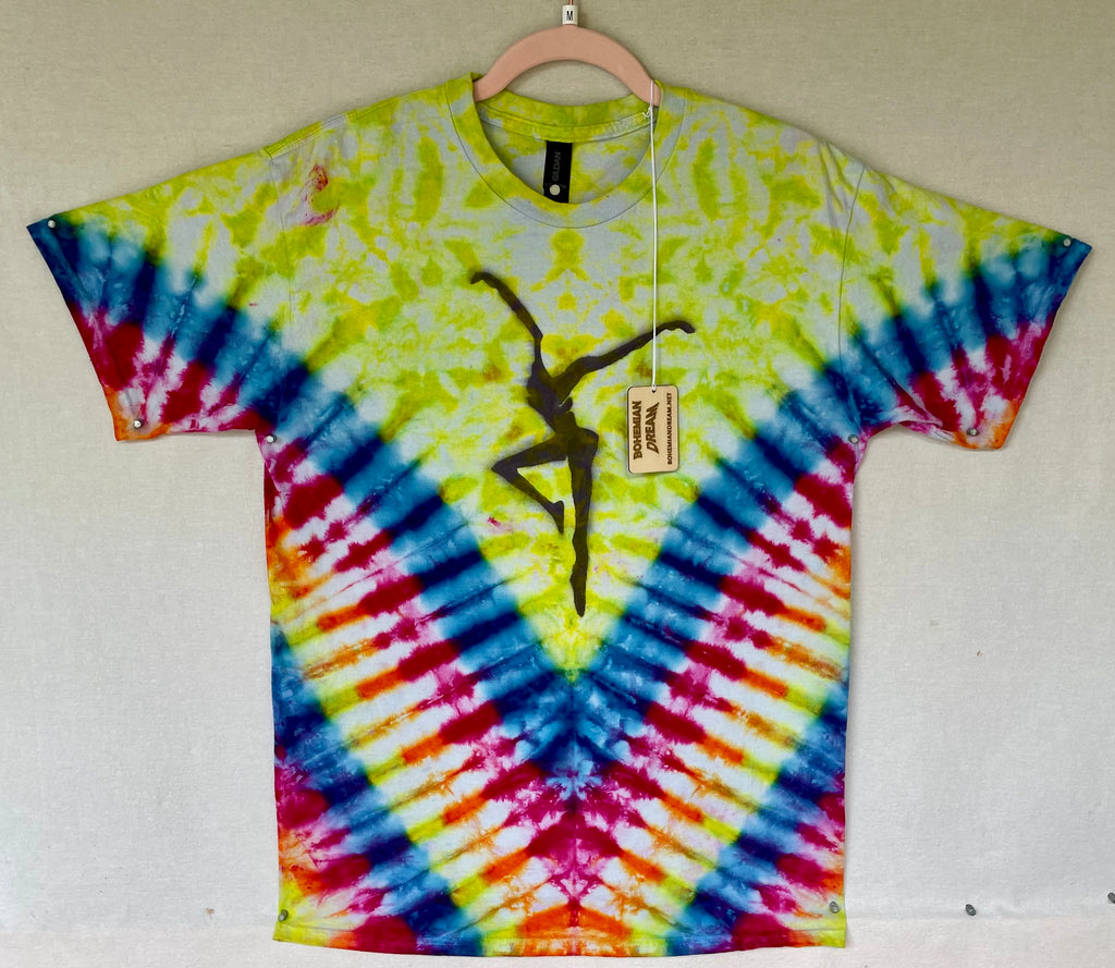 M GILDAN V tie-dye with hand-painted, dancing lady