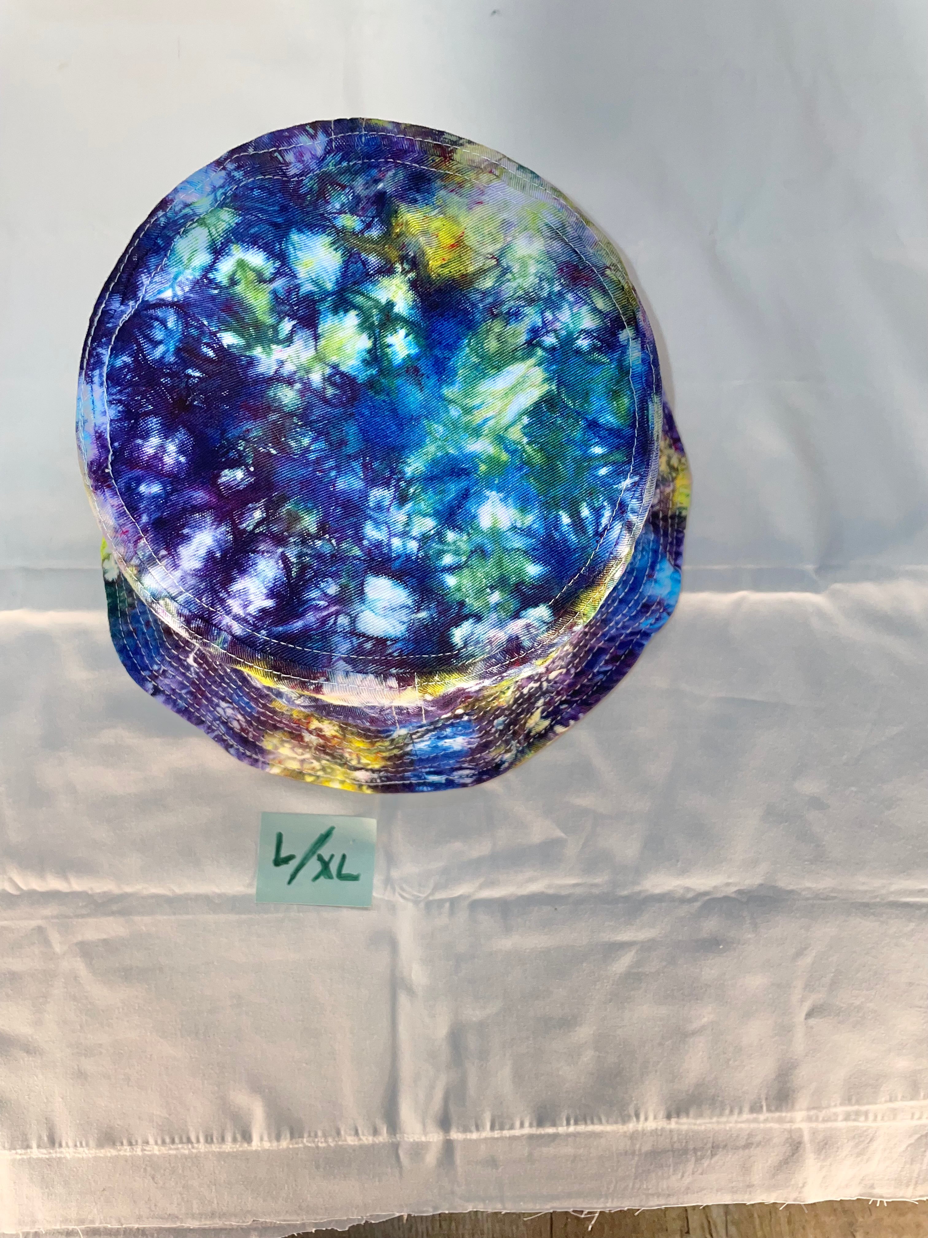 L/XL Short Brim Tiedye Bucket Hat