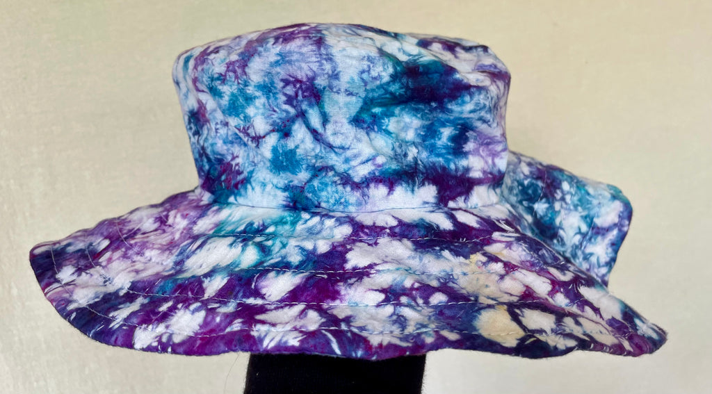 S tie-dye hat