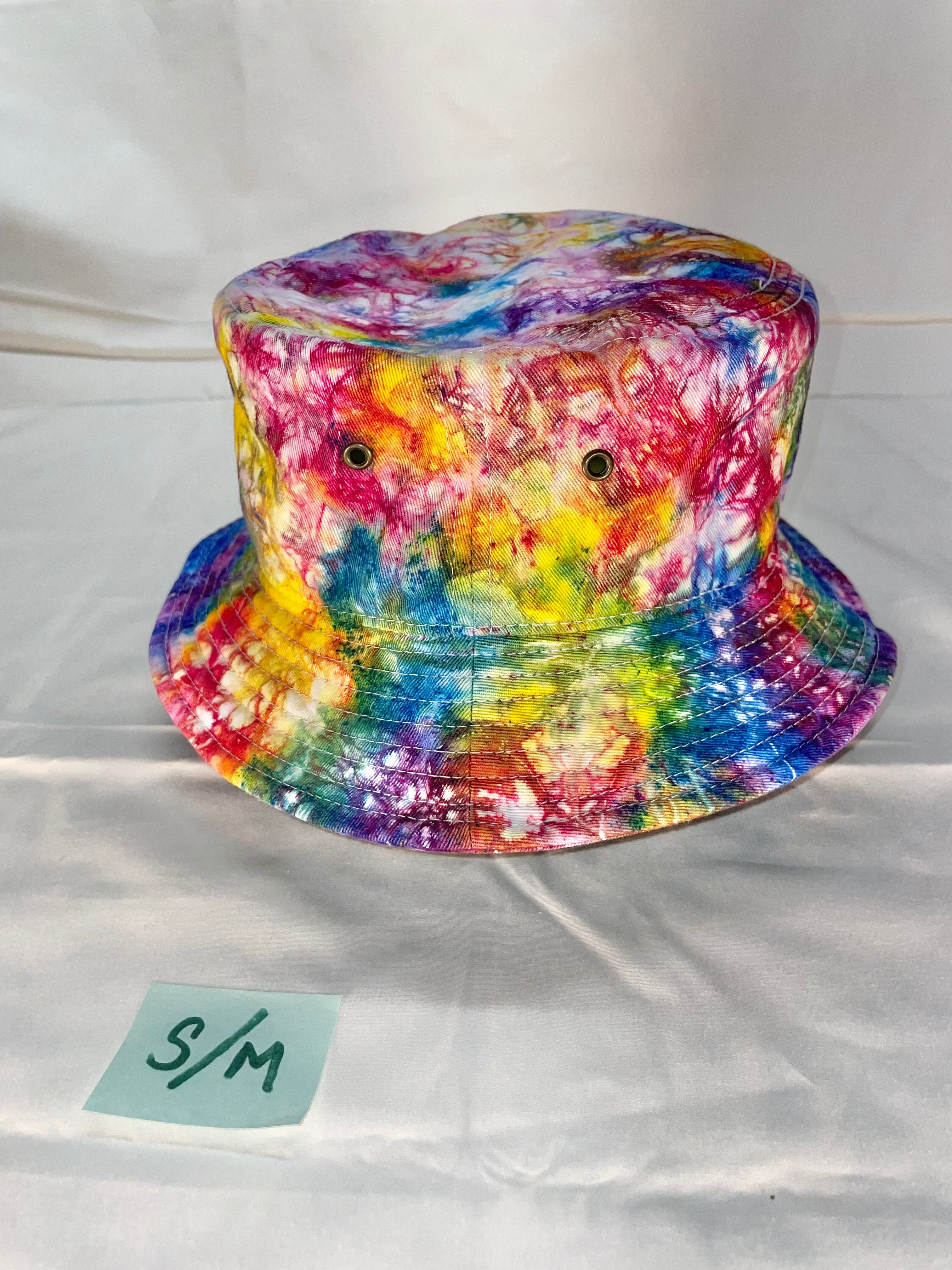S/M Short Brim Tiedye Bucket Hat