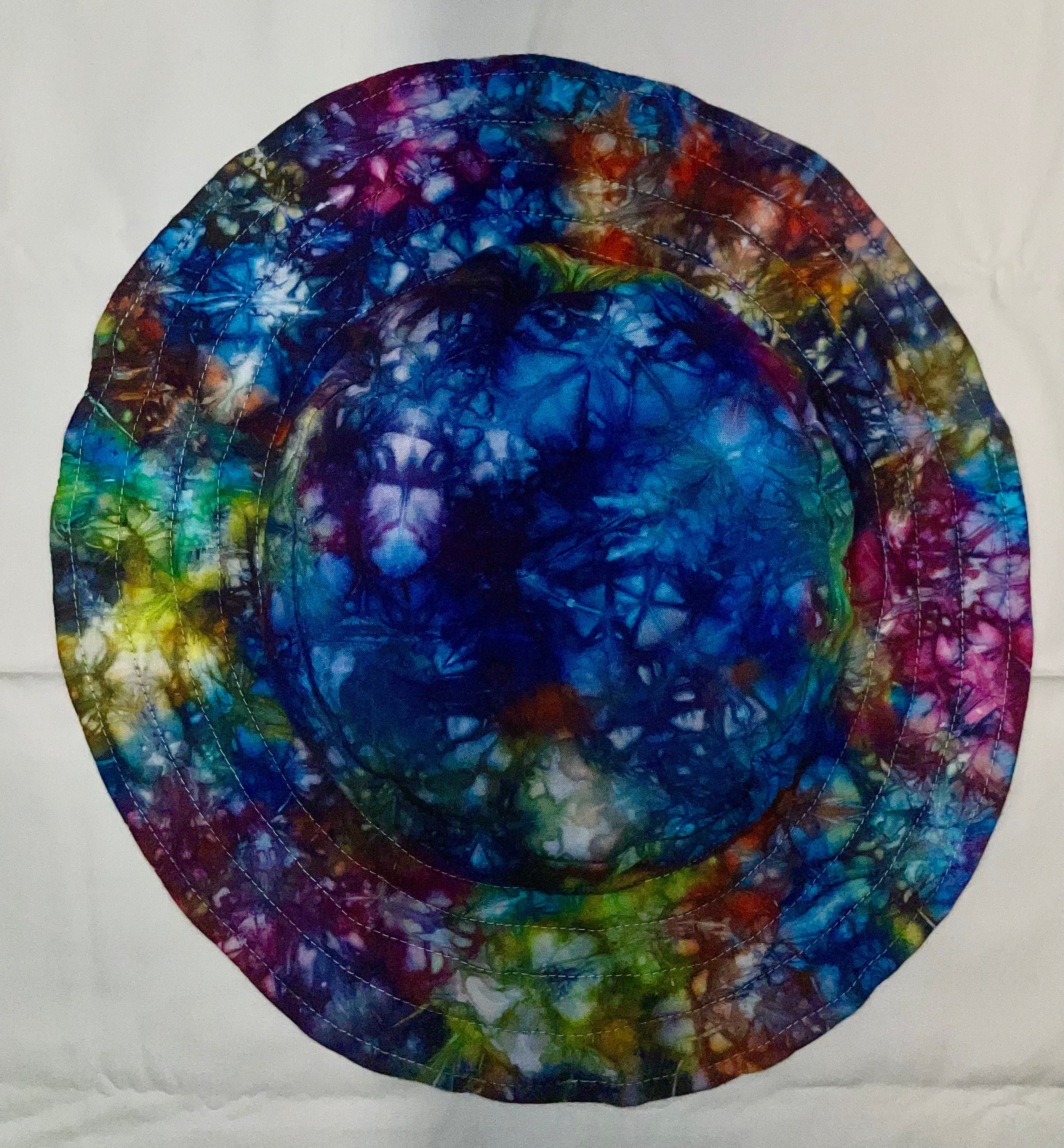 L Tie-Dye Bucket Hat