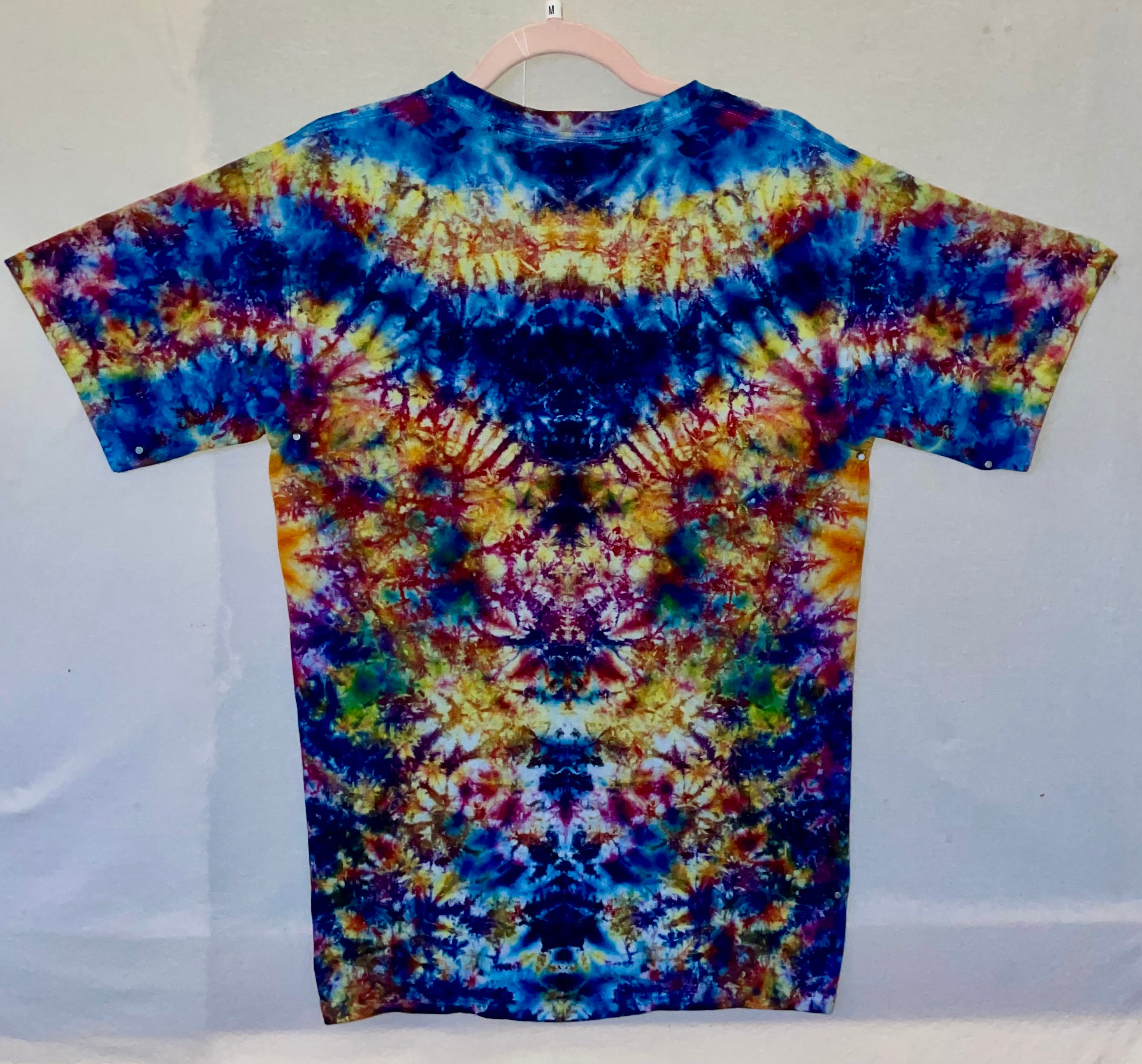 M GILDAN Heart Tie-Dye