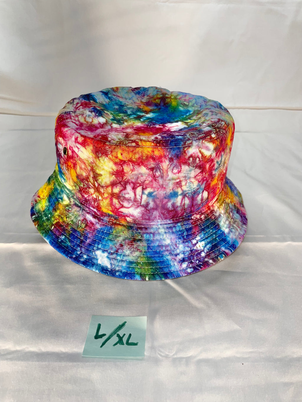 L/XL short Brim Tiedye Bucket Hat