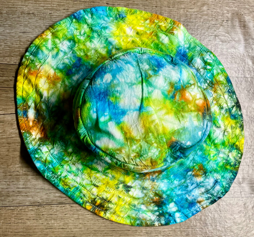 M tie-dye hat